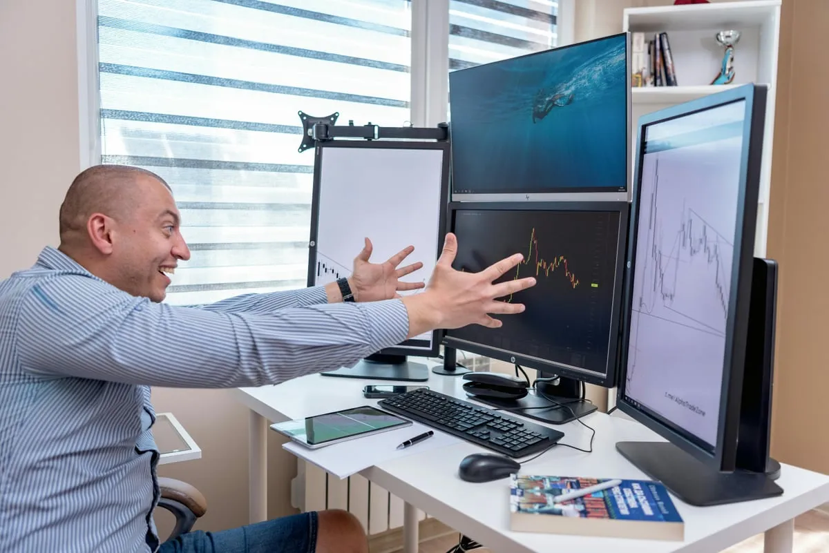 How Prop Firm Scaling Plans Work: Getting More Buying Power