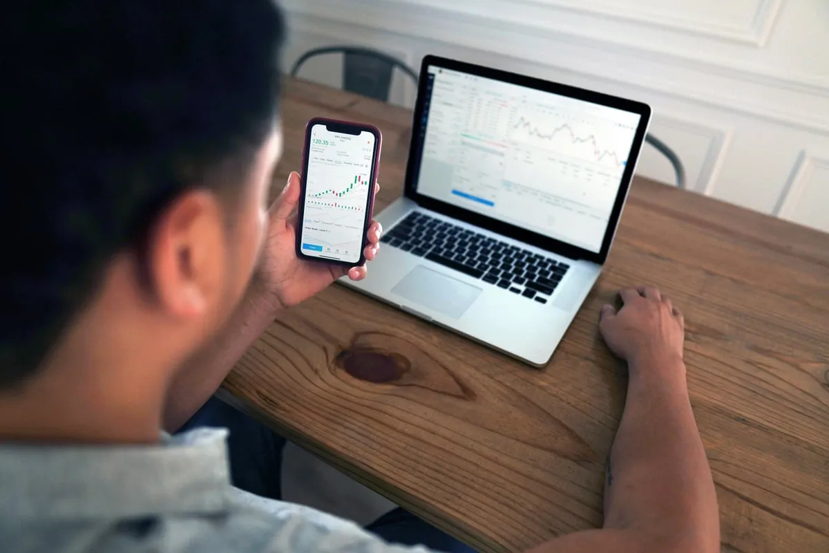 Market Order vs Limit Order: When to Use Each