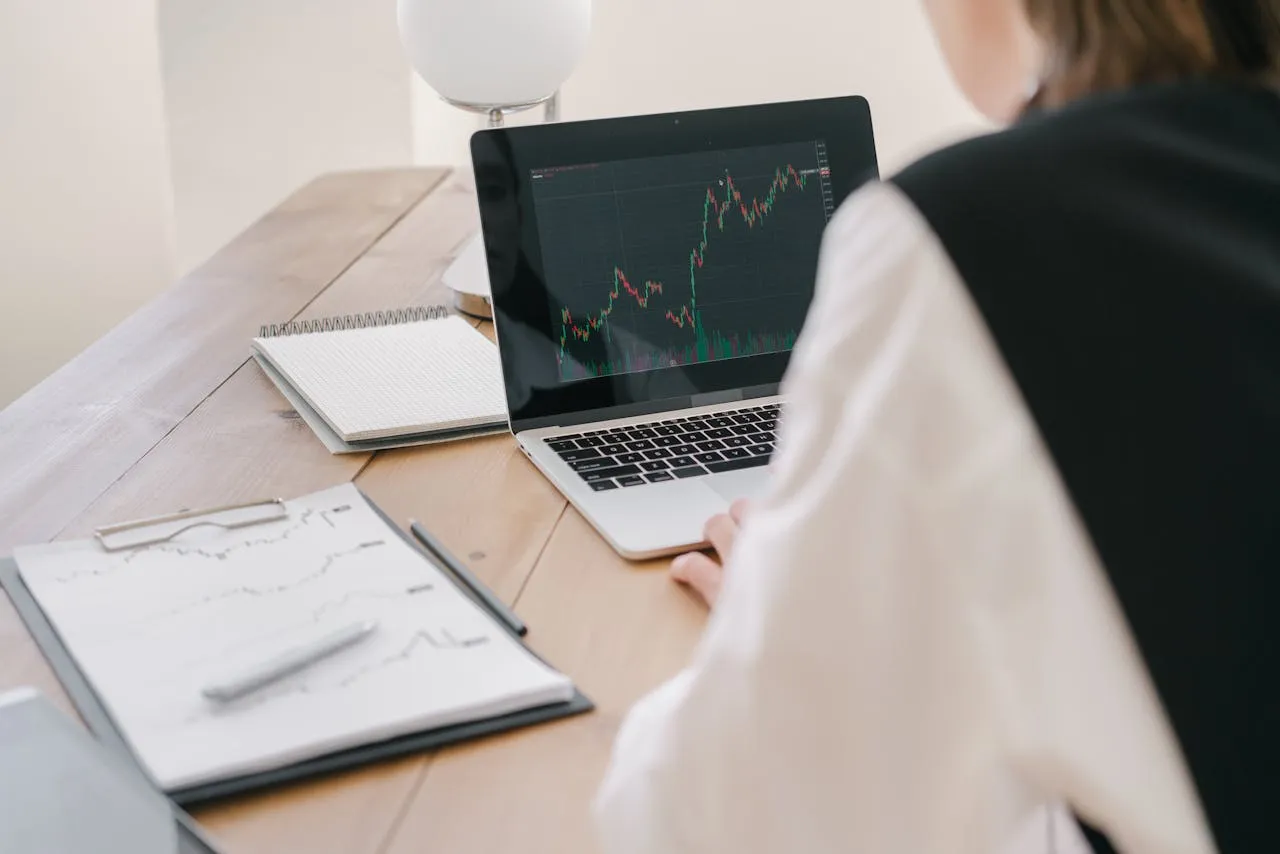 Swing Trading vs Day Trading: Which Style Fits You?