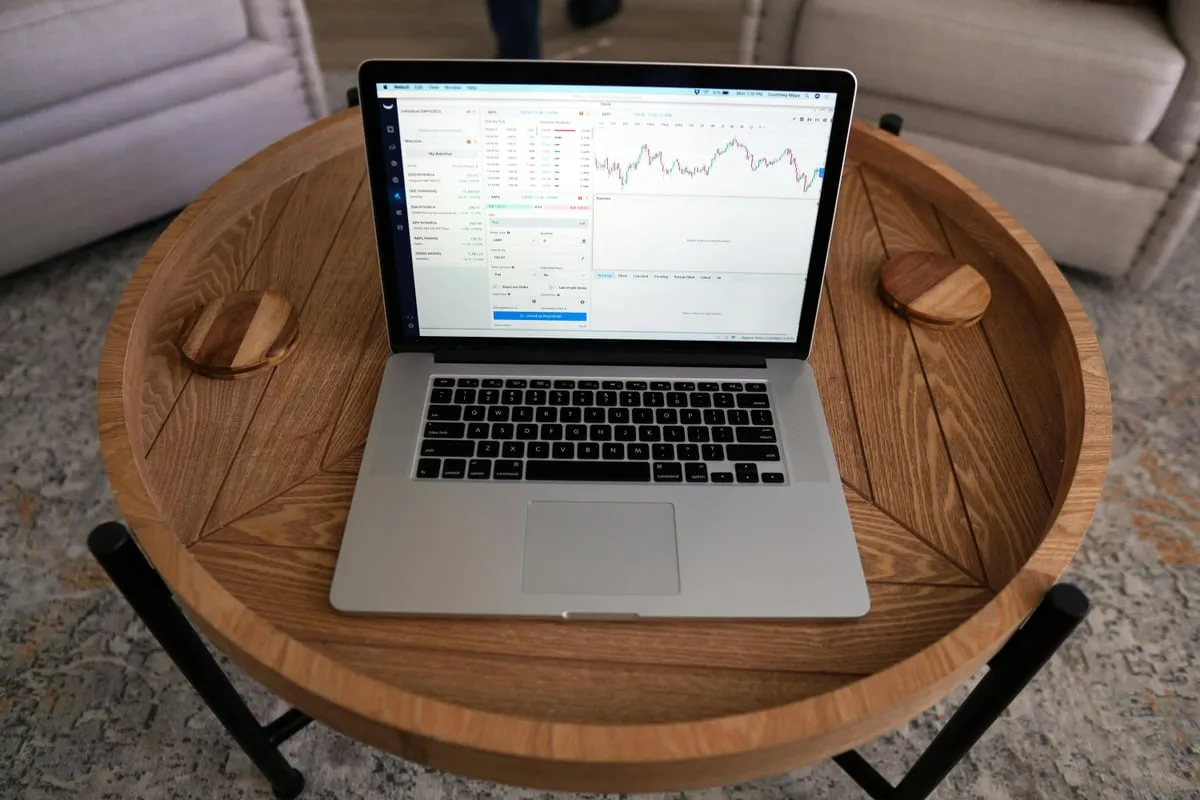 Trend Following Strategy: How to Trade With the Trend